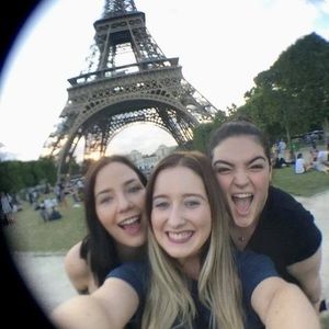 Meet your Posher, Caitlin